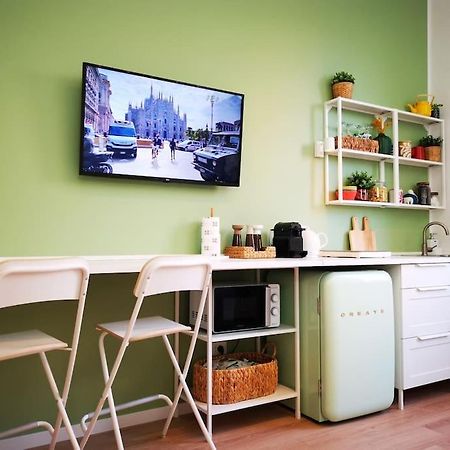 Апартаменты Sunny Flat 50 Meters From The Metro Милан Экстерьер фото