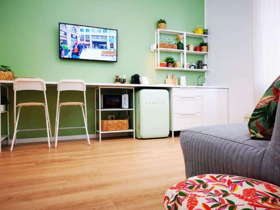 Апартаменты Sunny Flat 50 Meters From The Metro Милан Экстерьер фото
